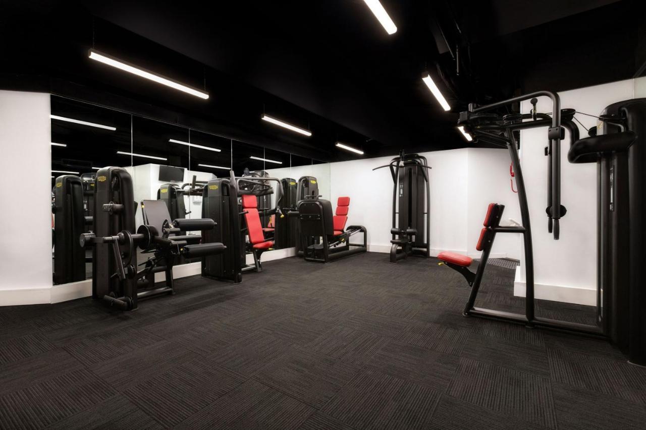 Sydney Harbour Marriott Hotel At Circular Quay Exterior foto The gym at the London Bridge Academy