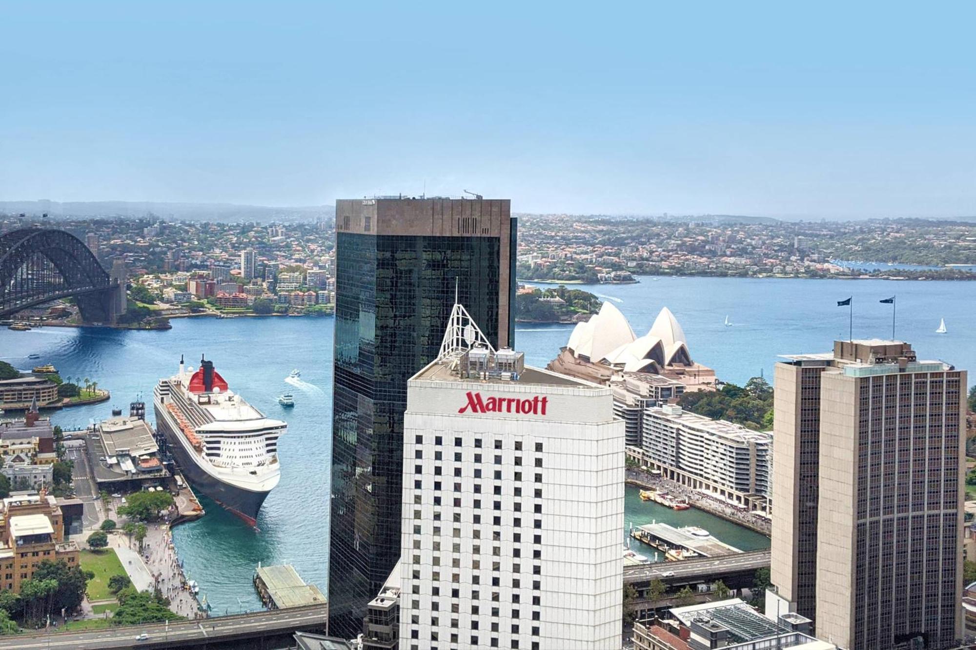 Sydney Harbour Marriott Hotel At Circular Quay Exterior foto The hotel in 2012